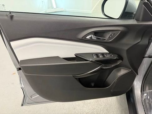 New 2026 Chevrolet Trax LT w/ LT Convenience Package image 13