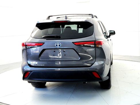 Used 2023 Toyota Highlander LE image 5