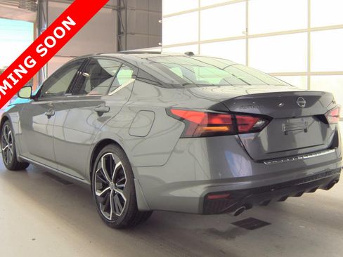 Used 2023 Nissan Altima 2.5 SR FWD image 5