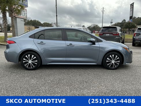Used 2022 Toyota Corolla LE image 6