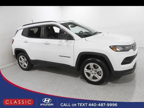 Used 2023 Jeep Compass Latitude w/ Convenience Group AWD/4WD image 1
