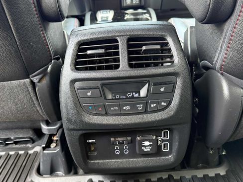 Used 2022 Honda Pilot Black Edition image 9