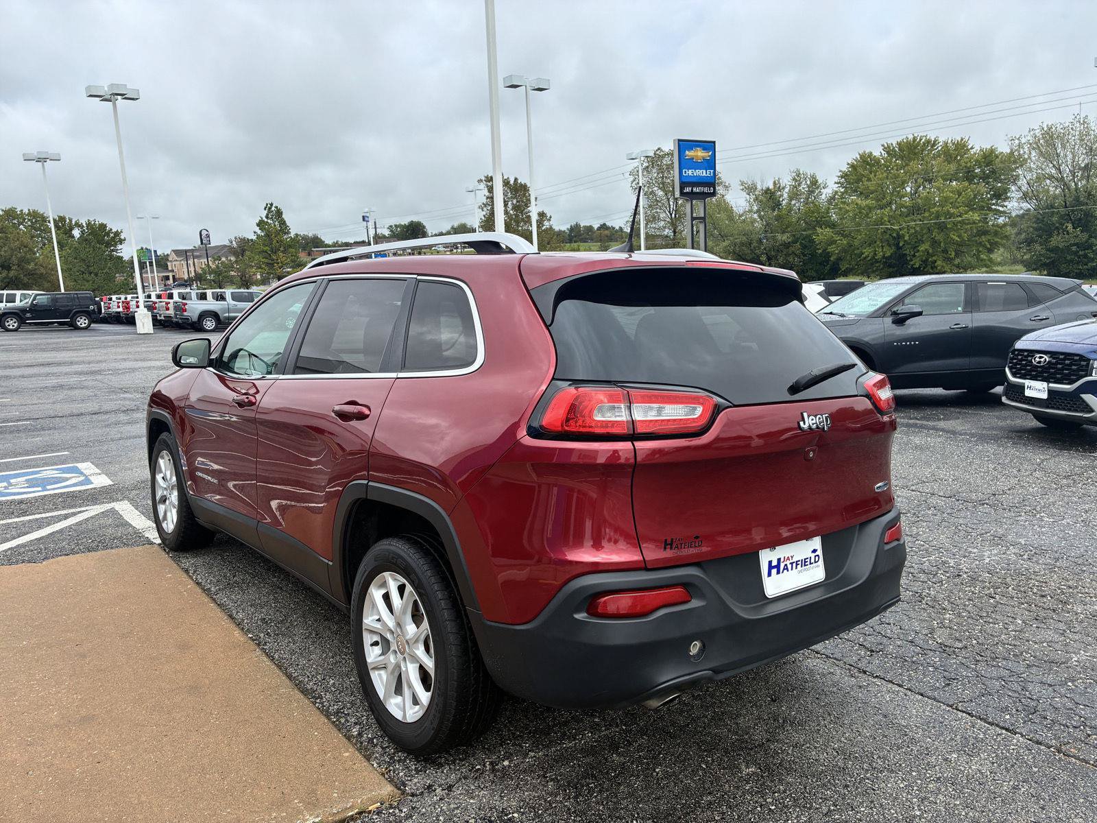 Used 2016 Jeep Cherokee Latitude w/ Comfort & Sound Group FWD image 6