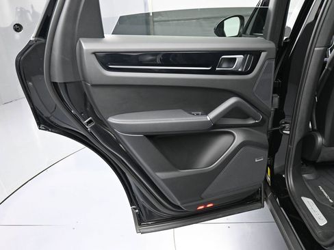 Certified 2023 Porsche Cayenne image 23