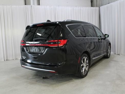 Used 2026 Chrysler Pacifica Pinnacle FWD image 29