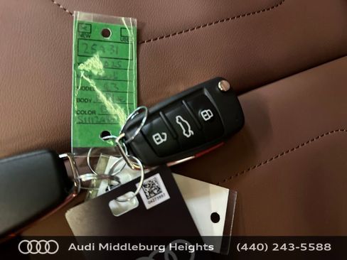 Used 2025 Audi Q3 2.0T Premium w/ Convenience Plus Package image 32