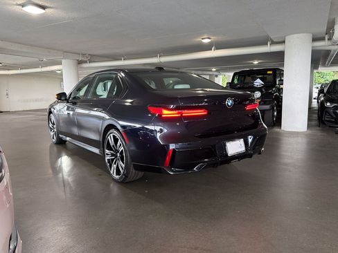 Used 2024 BMW 740i w/ Premium Package 2 RWD image 3