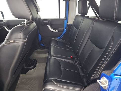 Used 2014 Jeep Wrangler Unlimited Sahara AWD/4WD image 33