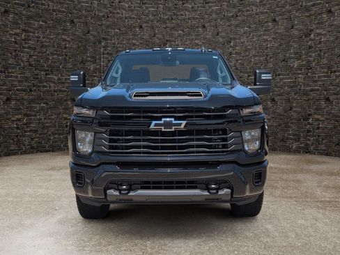 Used 2024 Chevrolet Silverado 2500 Custom w/ Custom Value Package AWD/4WD image 6