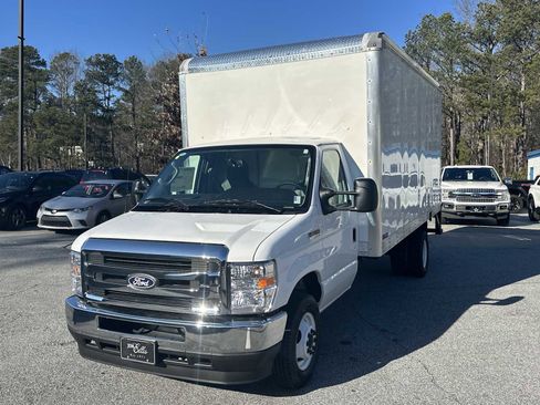 New 2026 Ford E-450 and Econoline 450 Super Duty w/ Power Equipment Group image 5