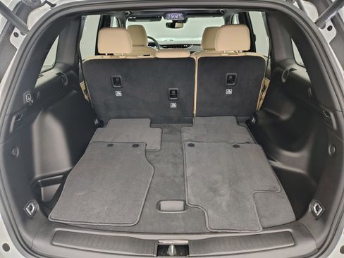 Used 2024 Jeep Grand Cherokee Limited image 18