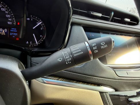 Used 2017 Cadillac XT5 FWD image 22