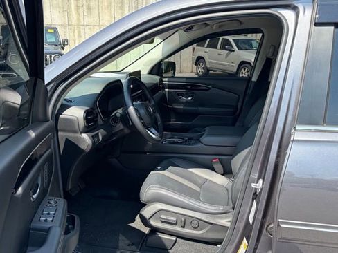Certified 2025 Honda Pilot EX-L image 16