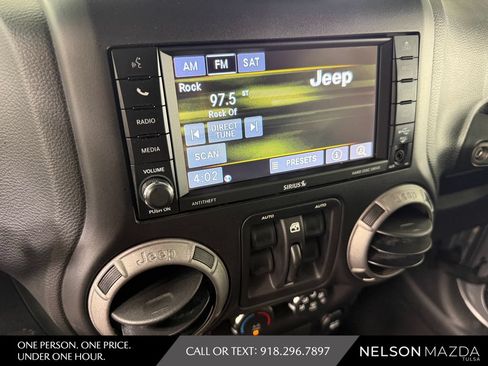 Used 2017 Jeep Wrangler Unlimited Sport w/ Quick Order Package 24S AWD/4WD image 27