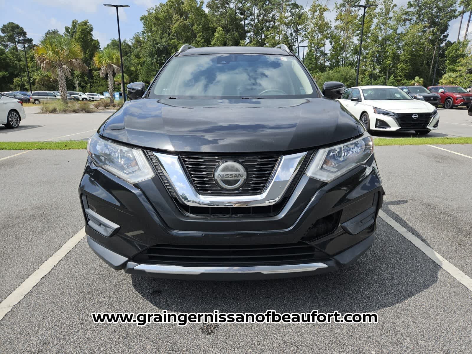 Used 2019 Nissan Rogue SV w/ Premium Package FWD image 3