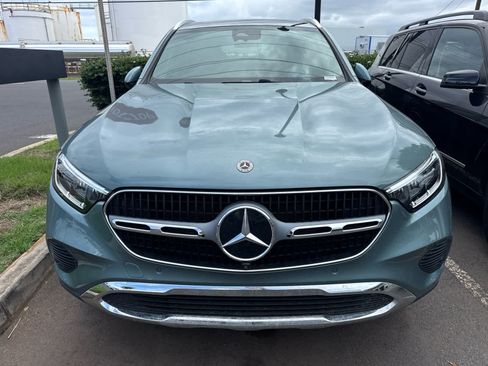 Used 2025 Mercedes-Benz GLC 300 image 2