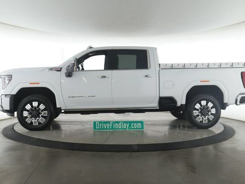 Used 2026 GMC Sierra 3500 Denali w/ Denali Reserve Package AWD/4WD image 9