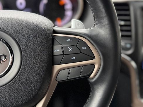 Used 2017 Jeep Grand Cherokee Laredo w/ Quick Order Package 23E image 7