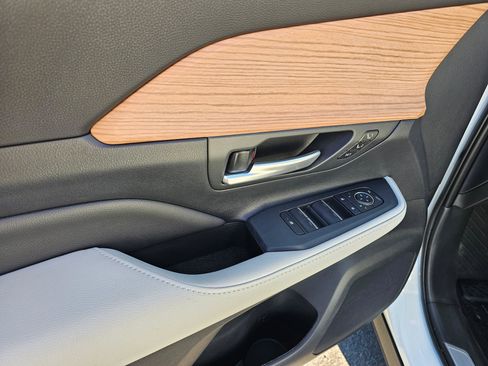 Used 2026 Toyota Grand Highlander Limited image 20