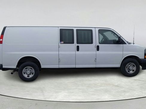 Used 2019 Chevrolet Express 3500 Extended w/ Driver Convenience Package RWD image 7