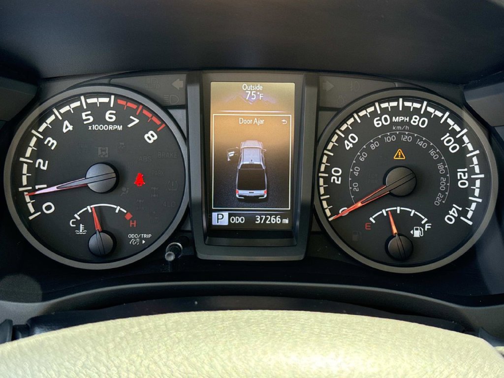 Used 2022 Toyota Tacoma SR AWD/4WD image 24