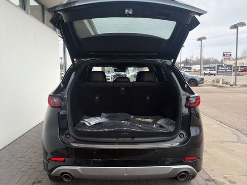 New 2025 MAZDA CX-5 Signature image 8