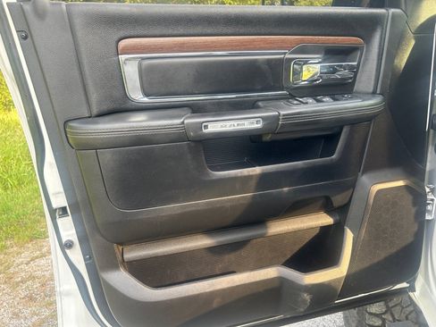 Used 2015 RAM 2500 Laramie AWD/4WD image 7