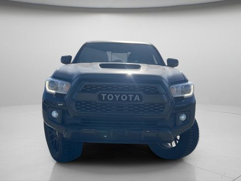 Used 2017 Toyota Tacoma TRD Sport image 17
