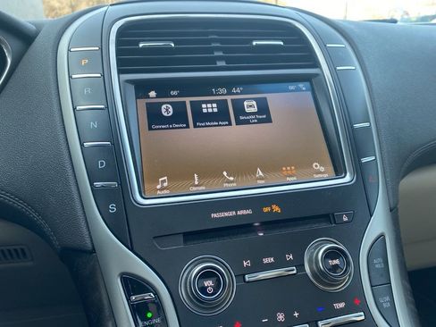 Used 2019 Lincoln Nautilus Reserve image 15