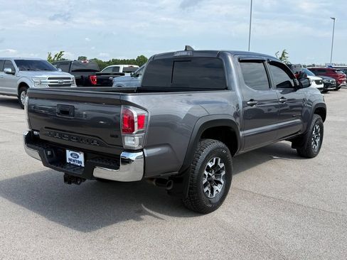 Used 2021 Toyota Tacoma TRD Off-Road AWD/4WD image 31