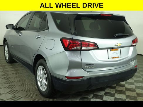 Used 2024 Chevrolet Equinox LS w/ LS Convenience Package image 4