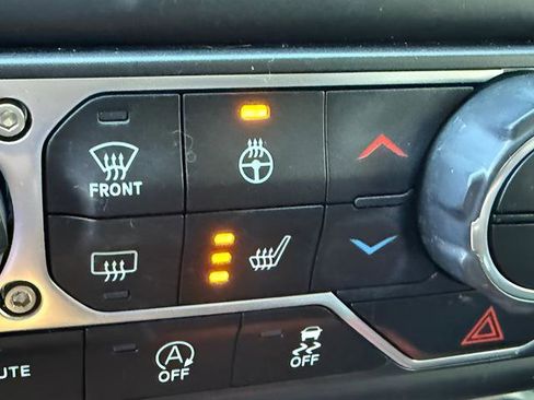 Used 2021 Jeep Wrangler Unlimited Sahara AWD/4WD image 10