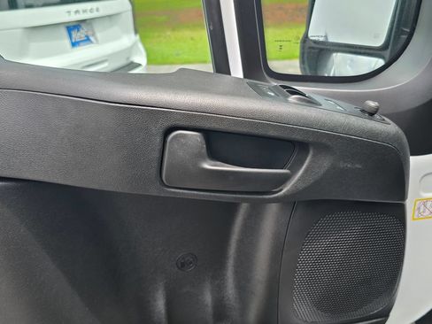 Used 2023 RAM ProMaster 2500 w/ Driver Convenience Group FWD image 10