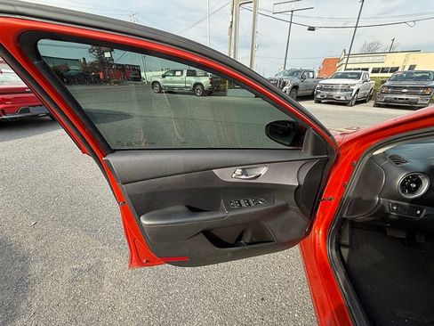 Used 2022 Kia Forte LXS image 19