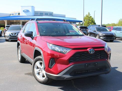 Used 2019 Toyota RAV4 LE w/ Carpet Mat Package AWD/4WD image 1