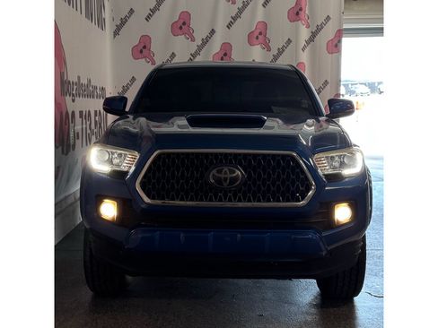 Used 2018 Toyota Tacoma TRD Sport RWD image 5