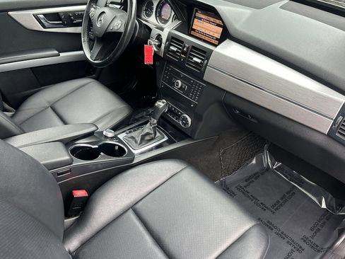 Used 2011 Mercedes-Benz GLK 350 4MATIC image 32