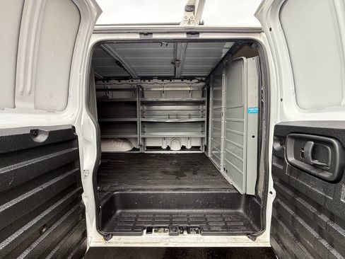 Used 2023 GMC Savana 2500 w/ Driver Convenience Package image 12