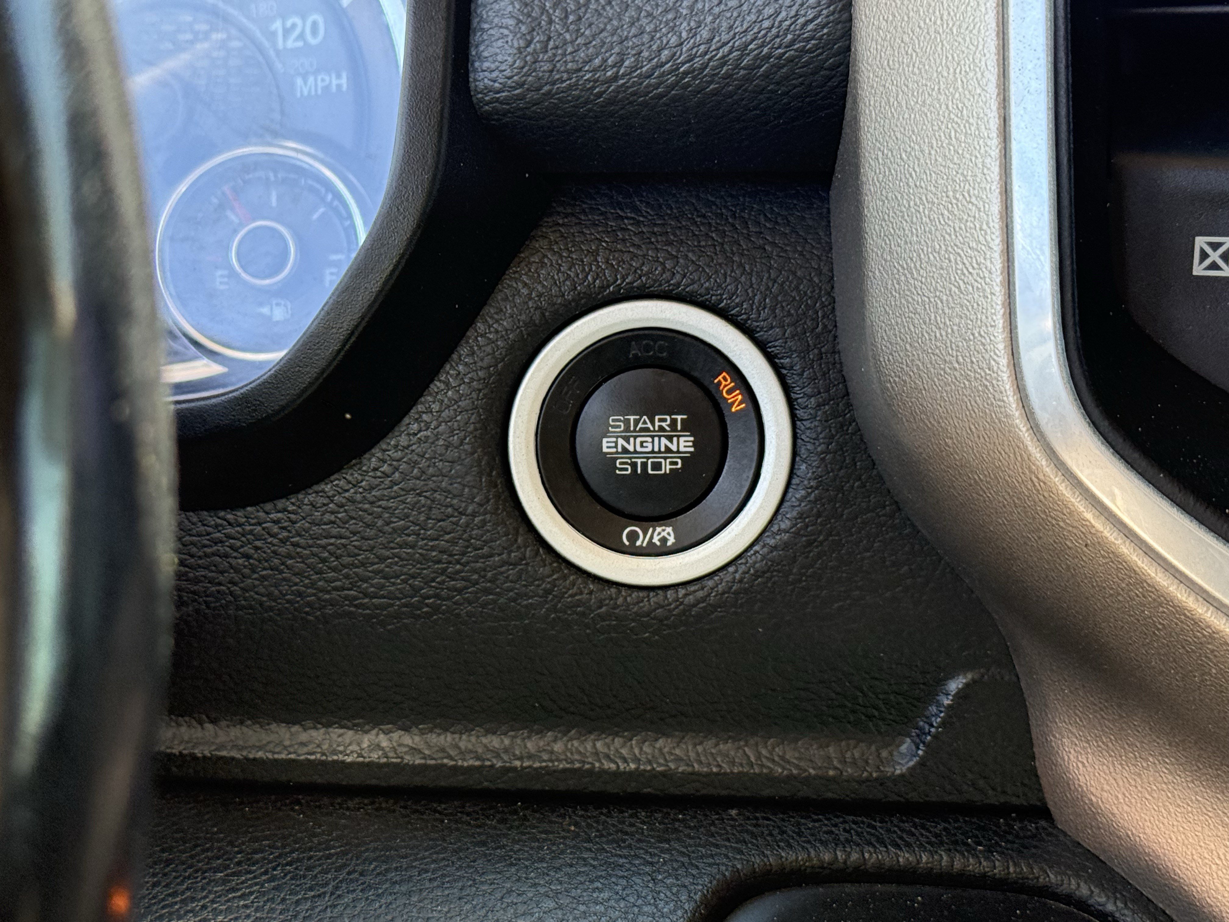 Used 2020 RAM 1500 Laramie w/ Off Road Group AWD/4WD image 24