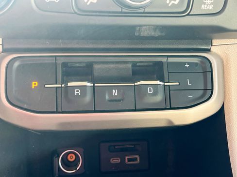 Used 2023 GMC Acadia Denali w/ Denali Ultimate Package image 17