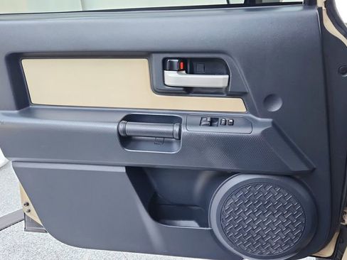 Used 2013 Toyota FJ Cruiser Base image 23