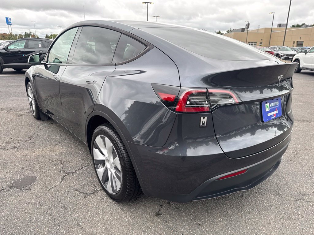 Used 2024 Tesla Model Y Long Range AWD/4WD image 4
