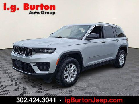 Certified 2023 Jeep Grand Cherokee Laredo AWD/4WD image 3