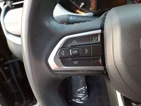 Used 2024 Jeep Compass Latitude w/ Sun and Sound Group AWD/4WD image 37