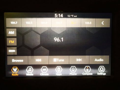 Used 2019 Jeep Compass Latitude w/ Safety & Security Group image 28