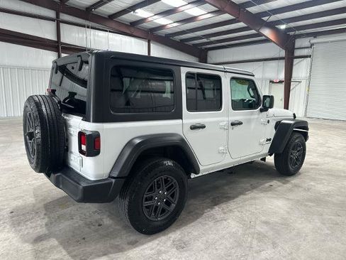 Used 2025 Jeep Wrangler Unlimited Sport AWD/4WD image 5