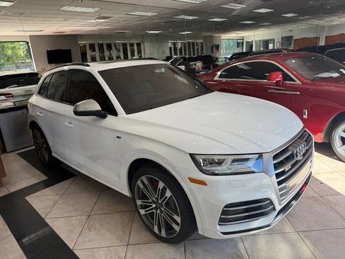 Used 2018 Audi SQ5 Prestige w/ Prestige Package image 3