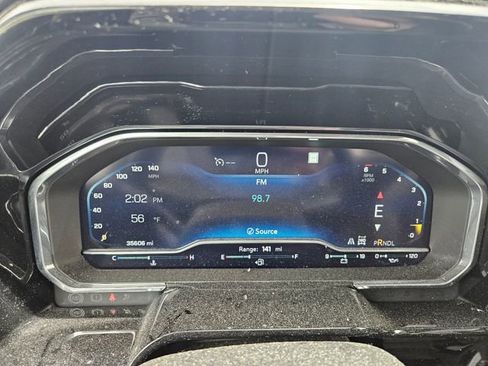 Used 2023 Chevrolet Silverado 1500 LT AWD/4WD image 16