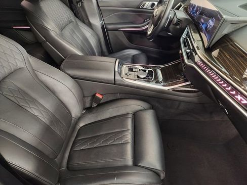 Used 2025 BMW X7 xDrive40i AWD/4WD image 3
