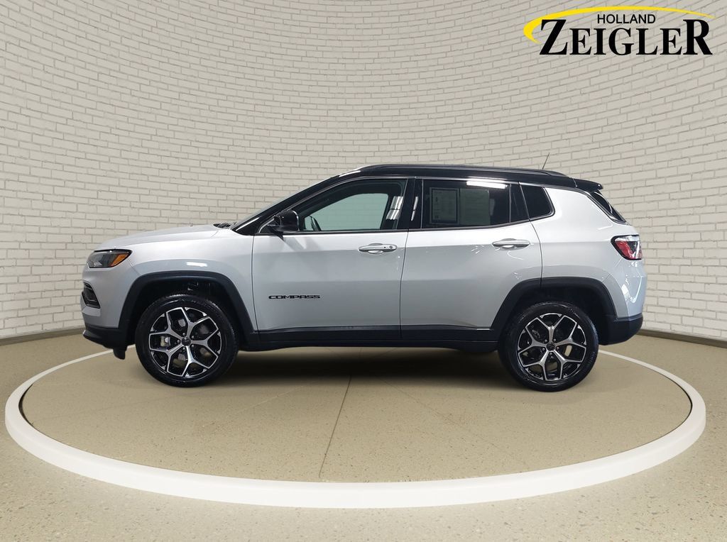 Used 2025 Jeep Compass Limited AWD/4WD image 8